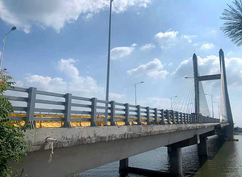 3351656567454934.jpg 南京.橋梁護欄.整體熱鍍鋅護欄 (5).jpg