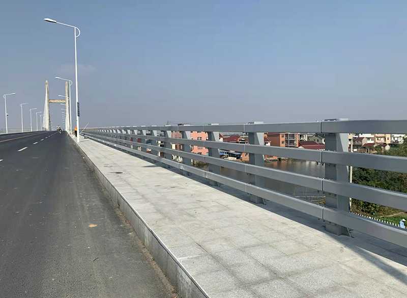 4741656567454505.jpg 南京.橋梁護欄.整體熱鍍鋅護欄 (2).jpg